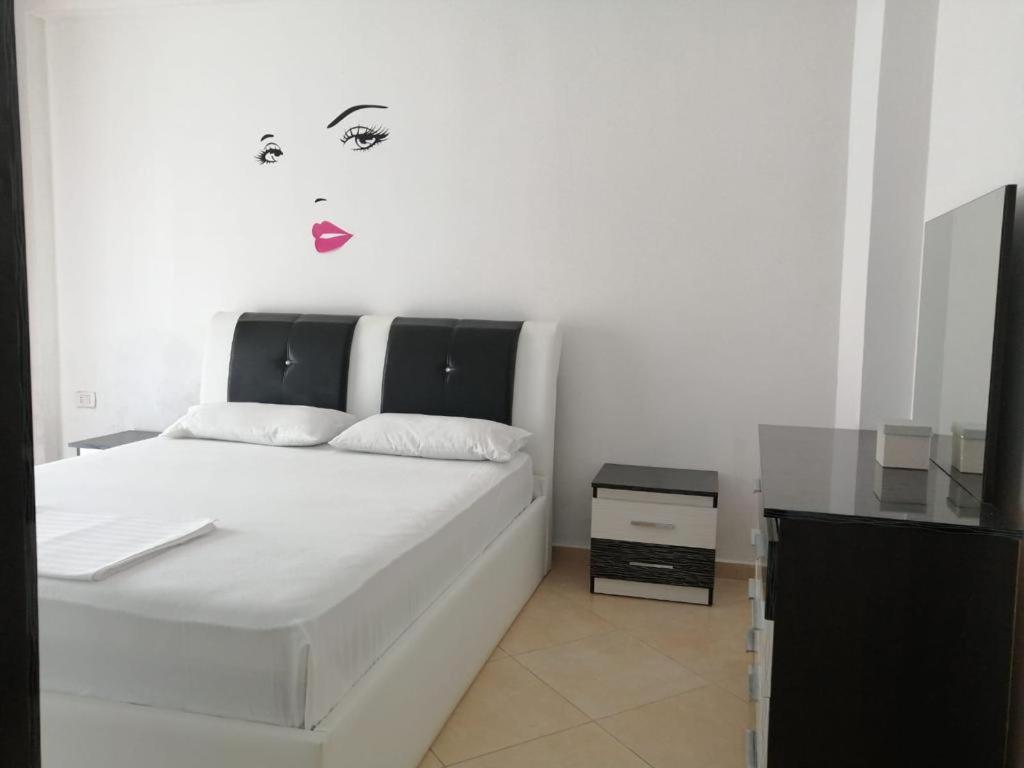 סרנדה Bilal Golemi Sea View Apartment מראה חיצוני תמונה